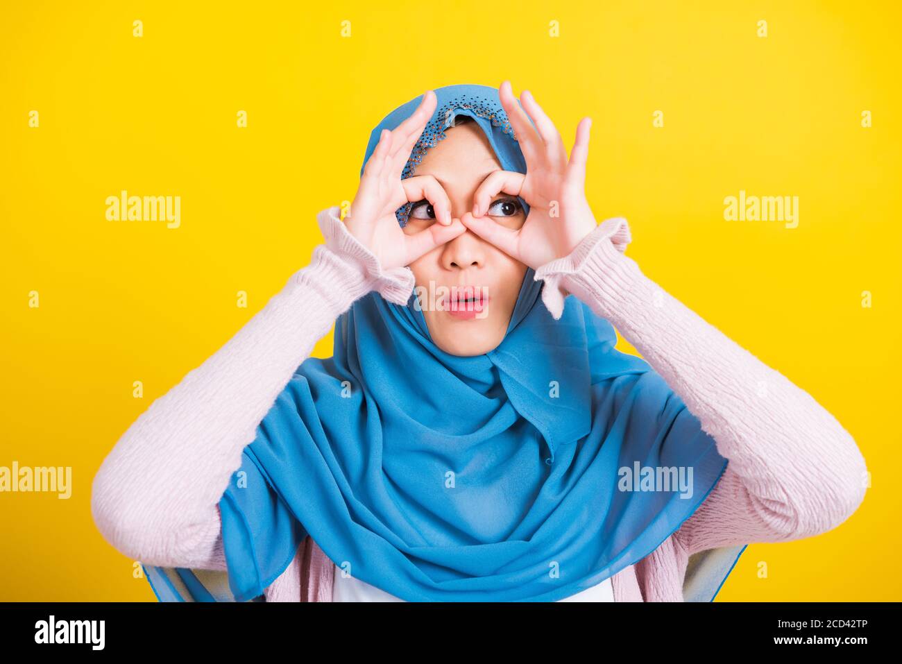 Árabe Musulmán Asiático Retrato De Feliz Hermosa Joven Mujer Islam