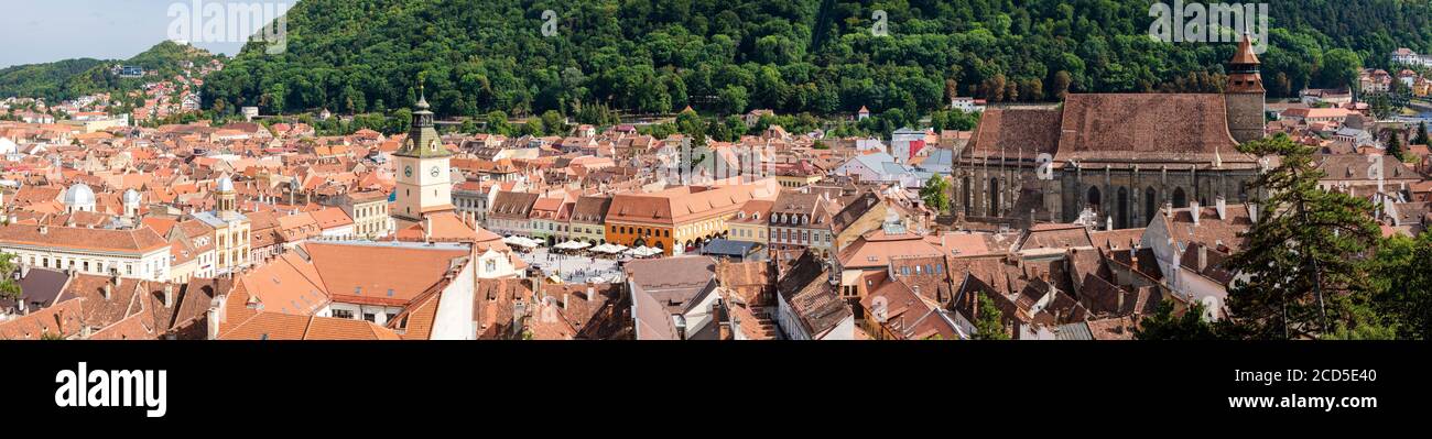 Vista panorámica de la ciudad de Brasov desde la Torre Blanca, Transilvania, Rumania Foto de stock
