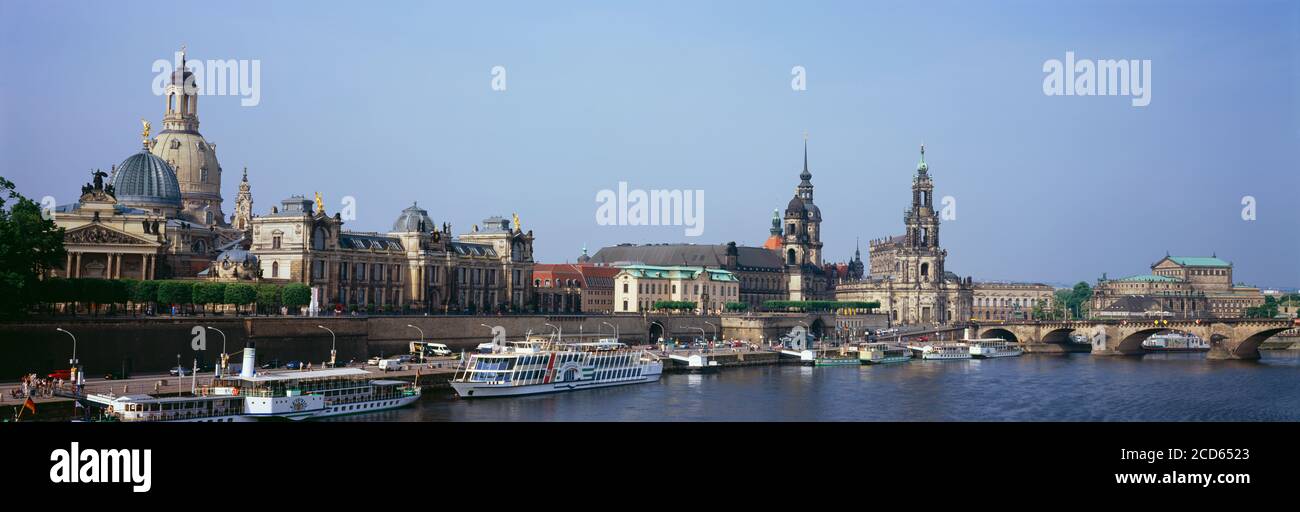 Vista del centro histórico de Dresde y del río Elba, Dresde, Sajonia, Alemania Foto de stock
