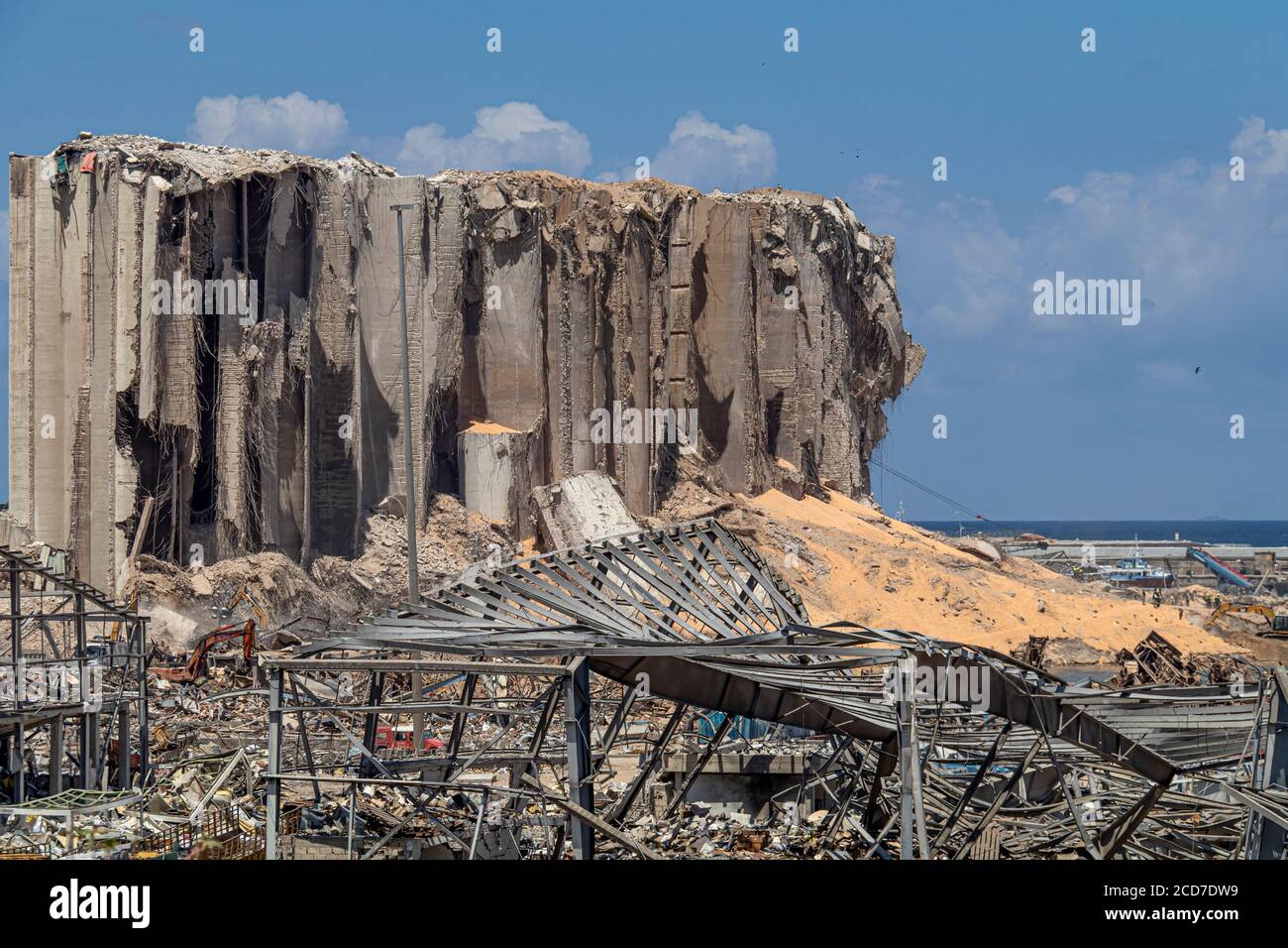 Beirut / Líbano - 08 27 2020: Foto del sitio de explosión masiva que ocurrió en el puerto de Beirut Foto de stock