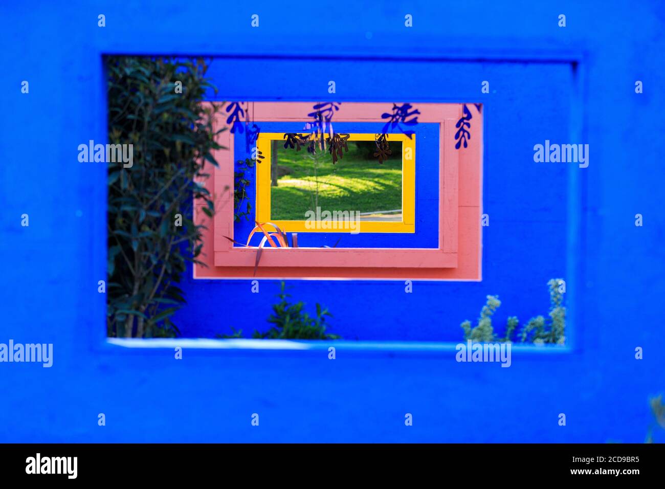 Francia, Alpes Maritimes, Cannes, Festival de los Jardines de la Riviera Francesa 2019, jardín Les F?netres de Matisse por Damien Abel y Thibaut Jeandel Foto de stock