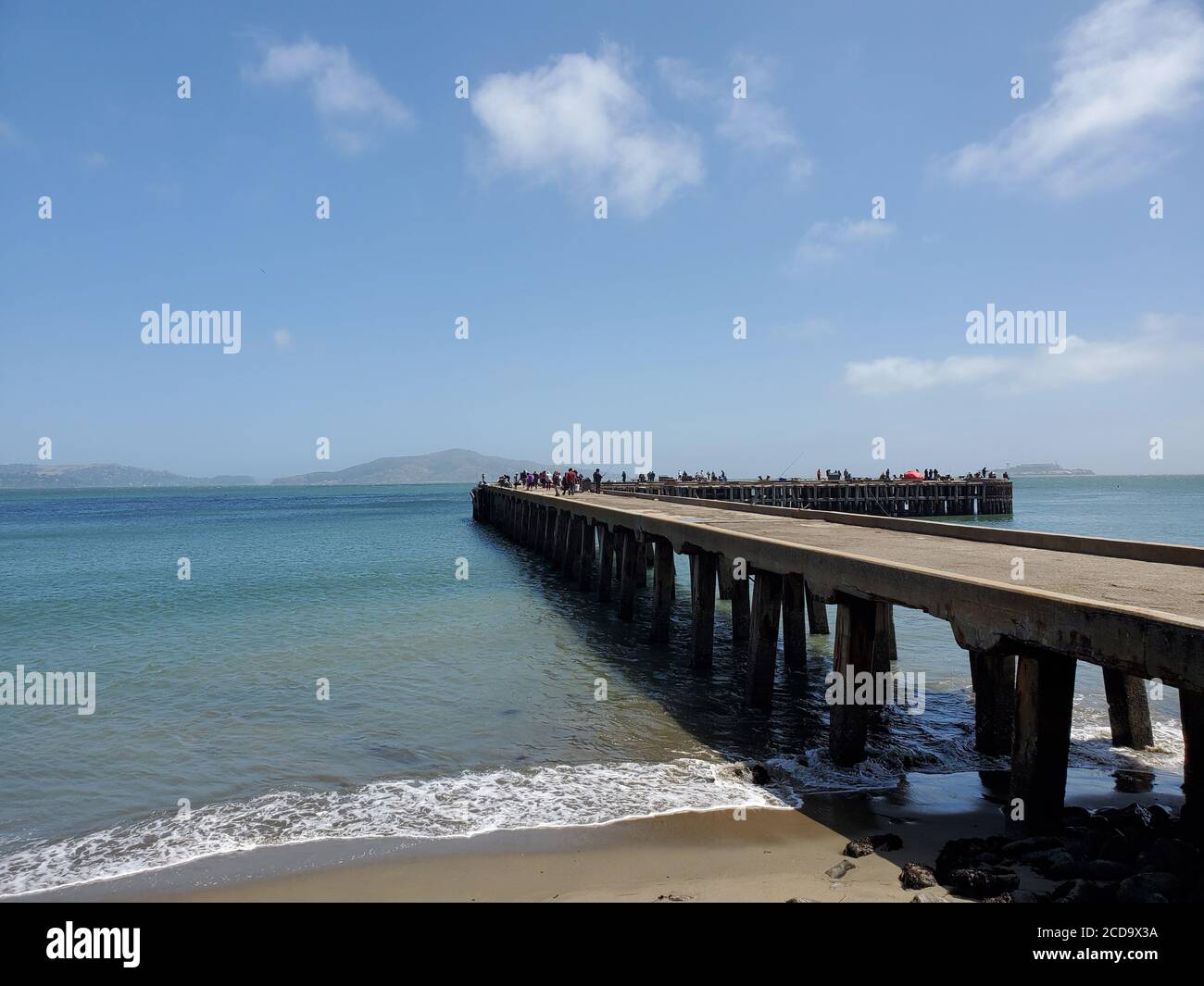 Torpedo Wharf es visible cerca de Crissy Field, en el Presidio, San Francisco, California, 28 de junio de 2020. () Foto de stock