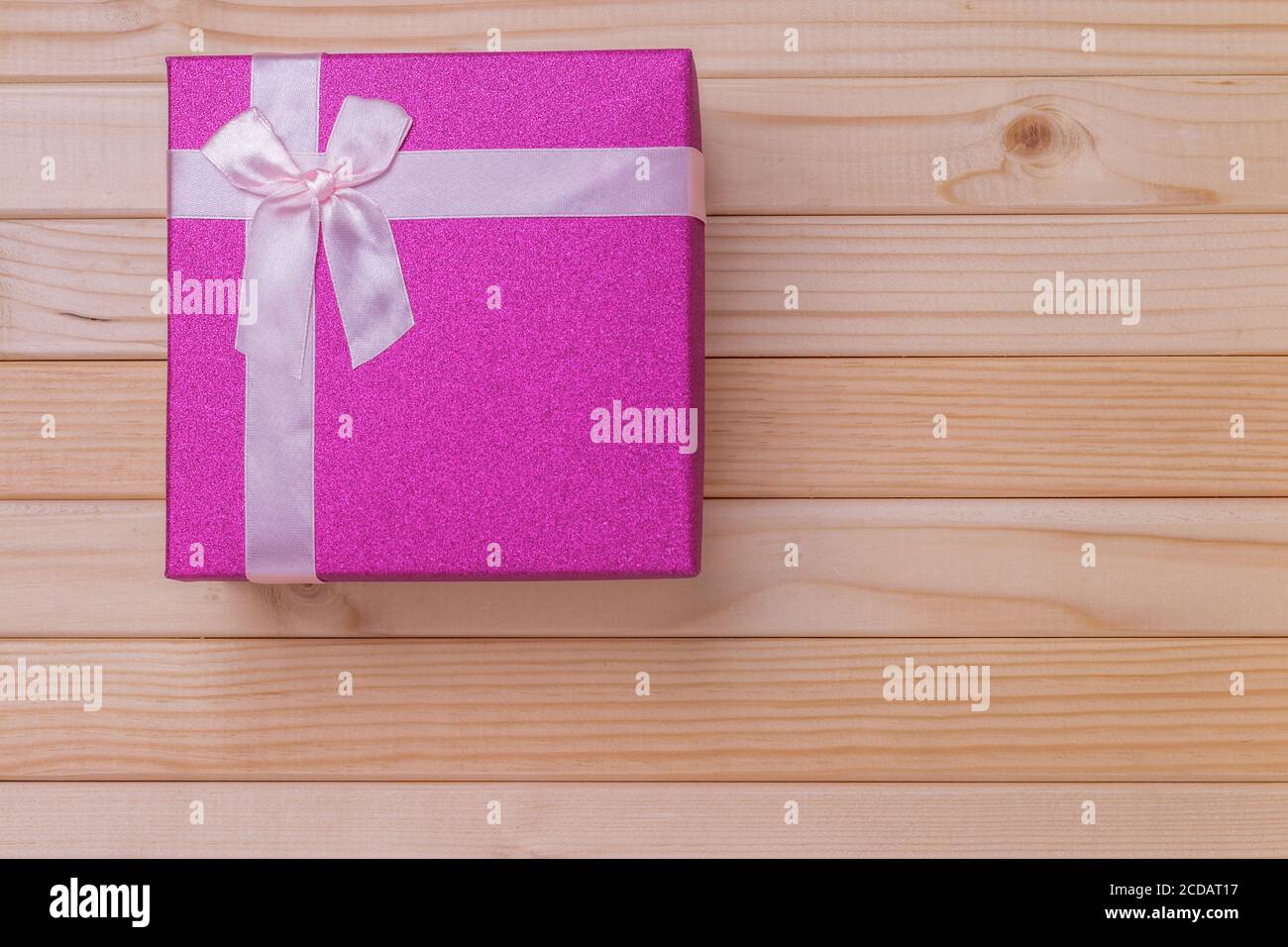 Caja pequeña para regalo rosa