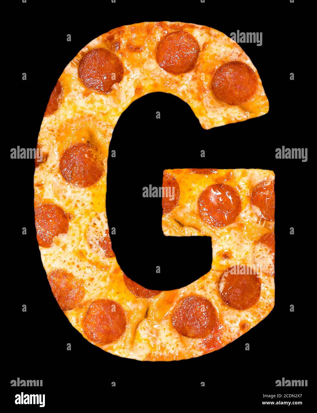 Letra G cortada de pizza con peperoni Foto de stock