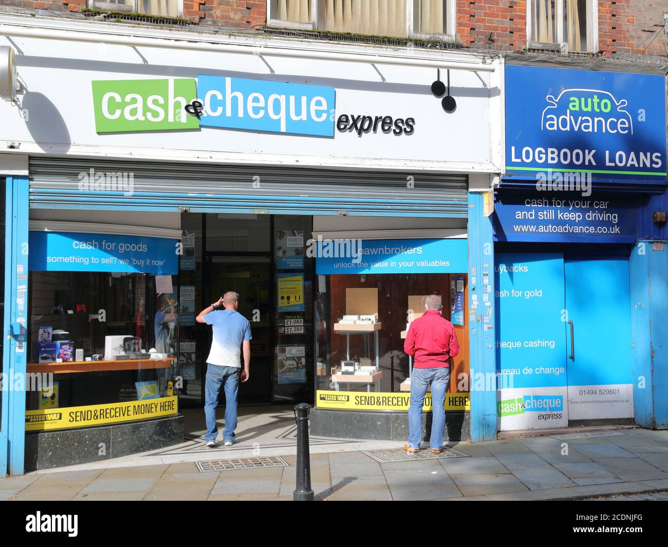 Cash & Check Express outlet en Church Street, High Wycombe, Reino Unido Foto de stock