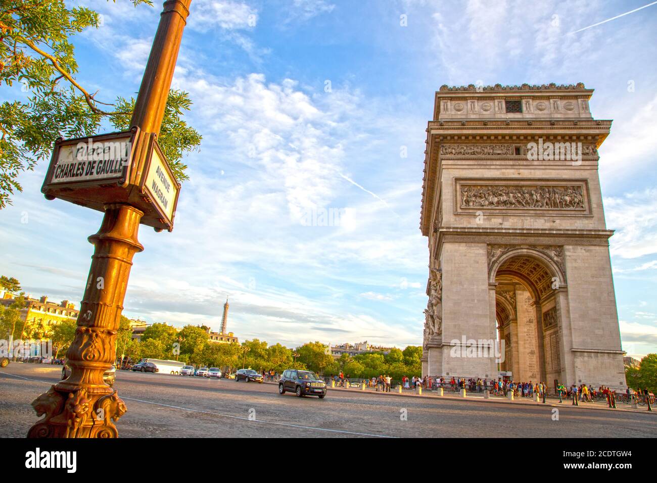 Plaza Charles de Gaulle con el Arco del Triunfo (Arco triunfal) de París Fotografía de stock Alamy