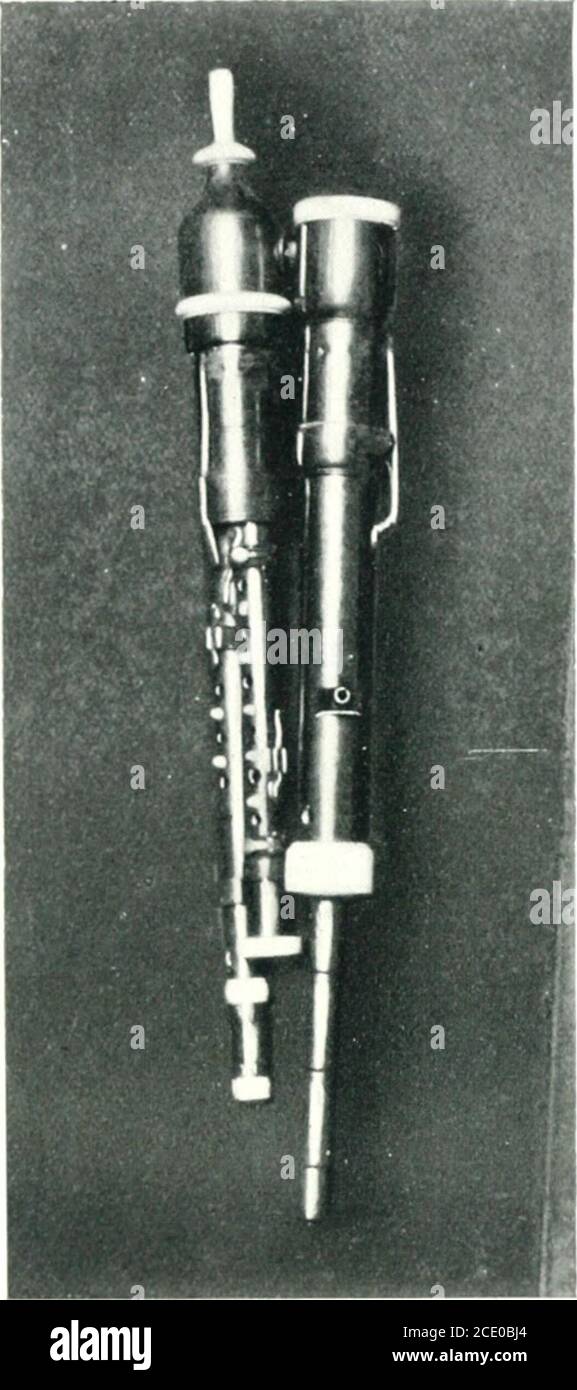 Instrumentos musicales . U) rs o . •J ? o -r 3 2 I ?o « J. fic,. 6!j.  —ThiiI.k Il.Ar.i OIF r. Italiano. Ahaut 1S20I... .Ji enfermo. No 2Q5-H2.  Xicliiii.i