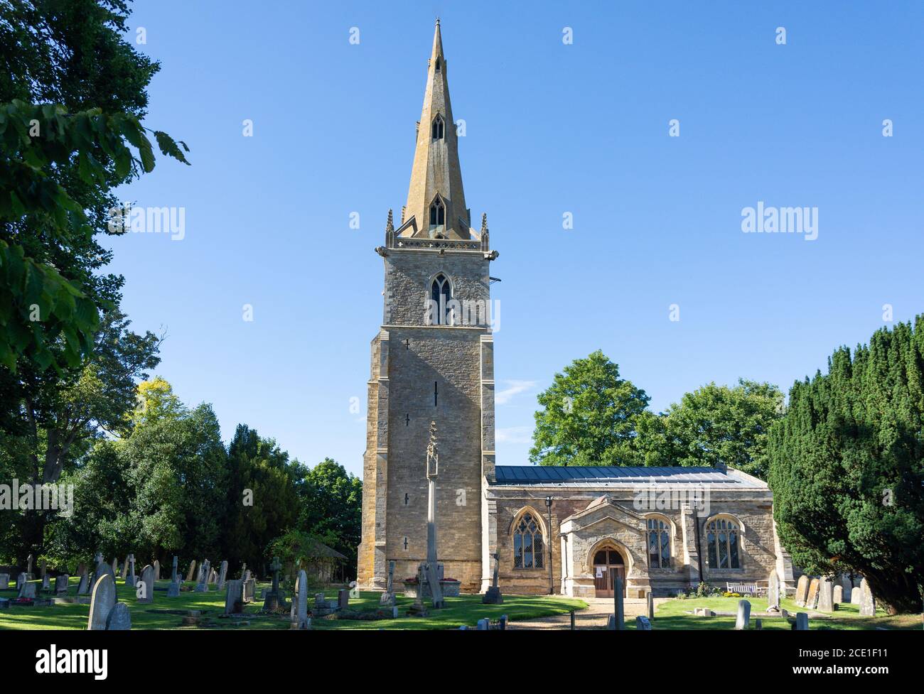 Iglesia de San Pedro, Church Lane, Sharnbrook, Bedfordshire, Inglaterra, Reino Unido Foto de stock