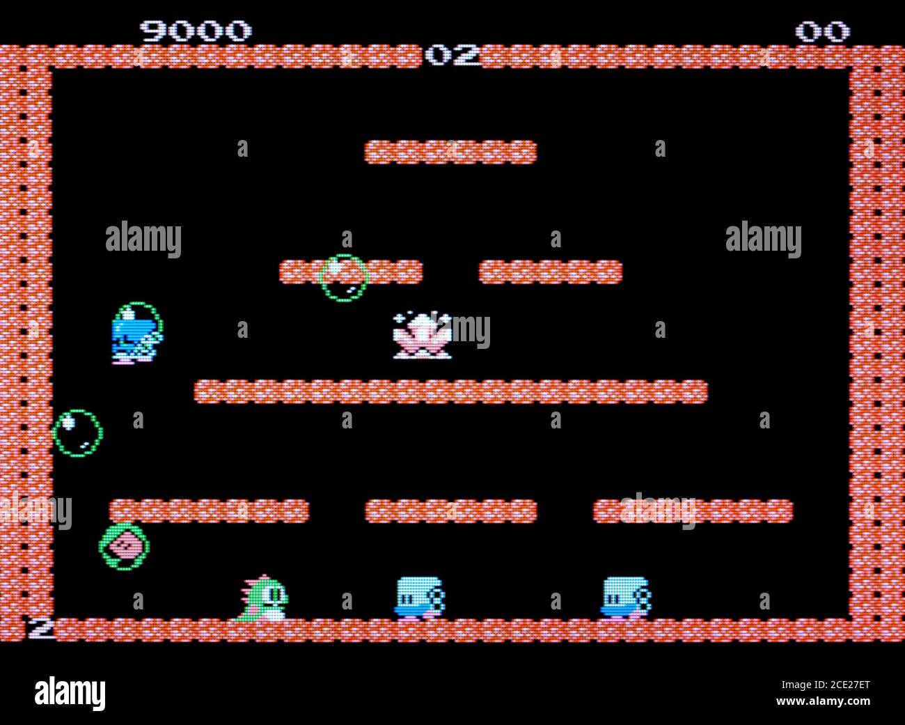 Bubble Bobble - Nintendo Entertainment System - NES Videogame - Sólo para  uso editorial Fotografía de stock - Alamy
