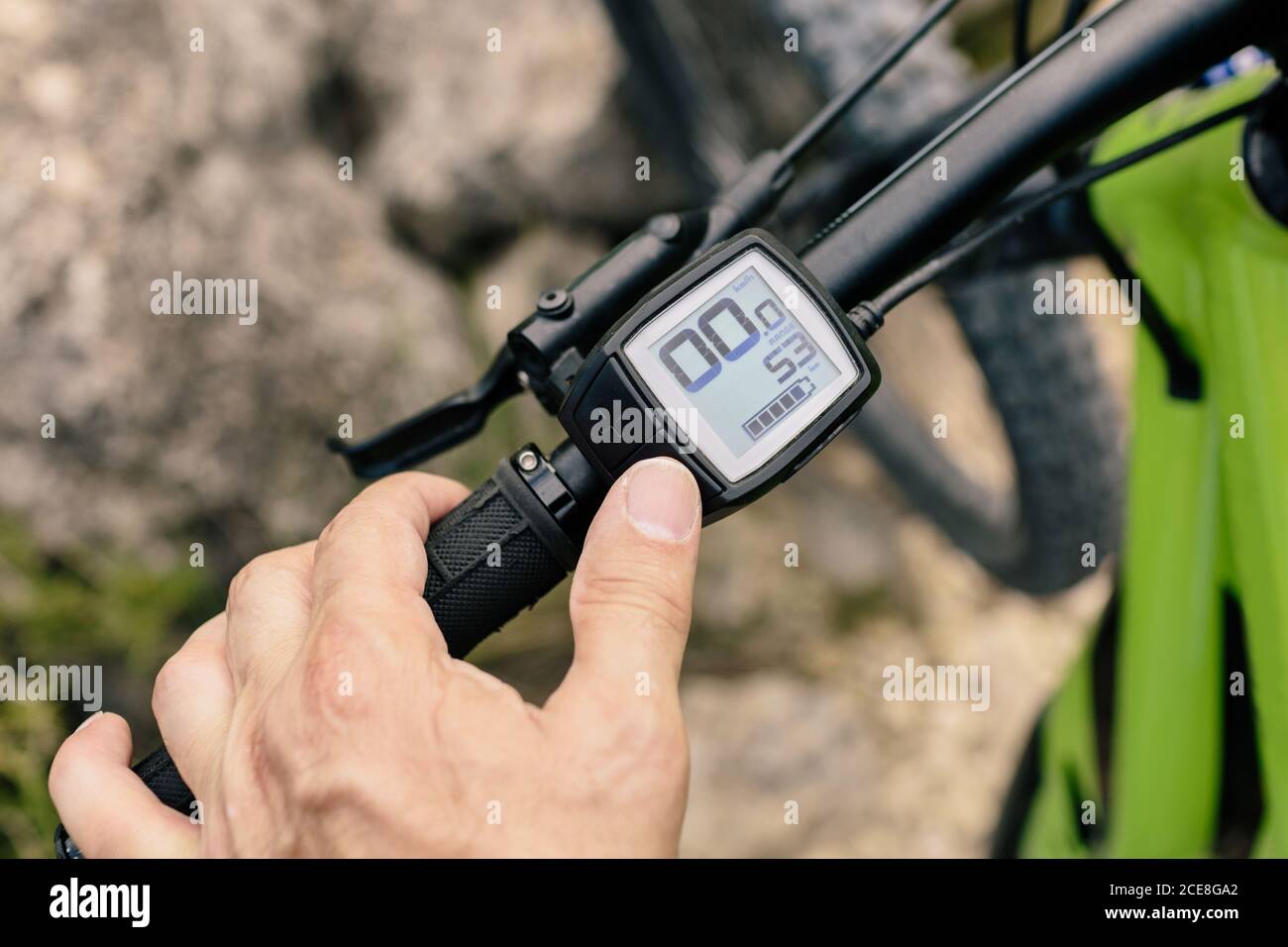 Odómetro en bicicleta bajo la luz del sol Fotografía de stock - Alamy