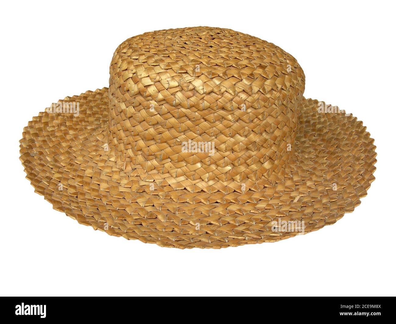 bonito sombrero de paja de verano aislado en blanco Foto de stock
