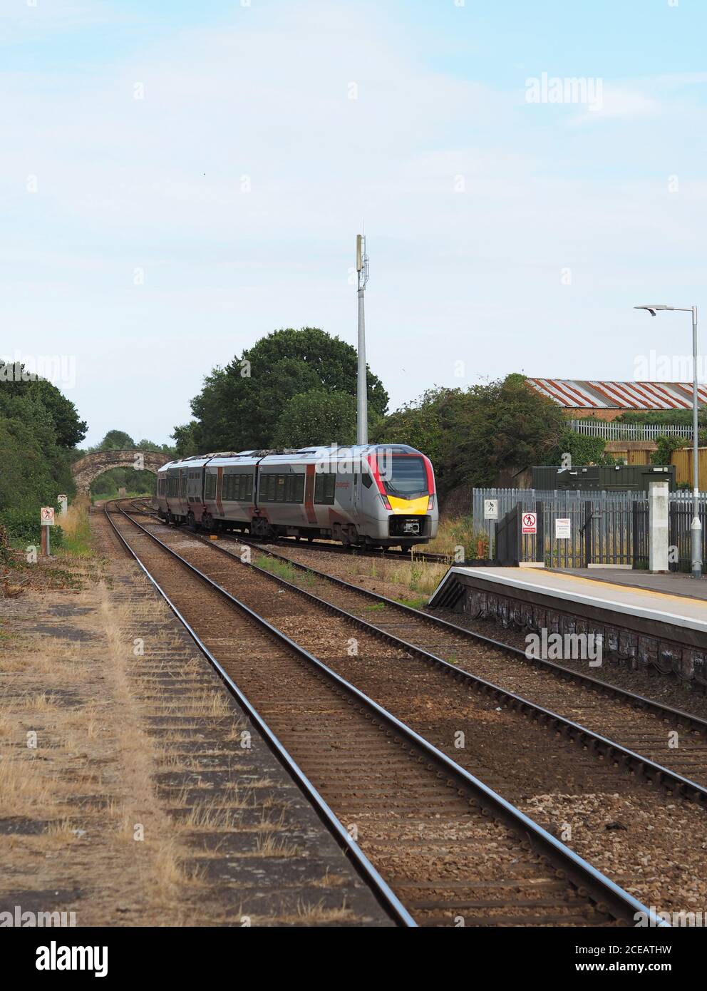 Greater Anglia Class 755 FLIRT 755416 en la estación Oulton Broad North, Suffolk, Reino Unido Foto de stock