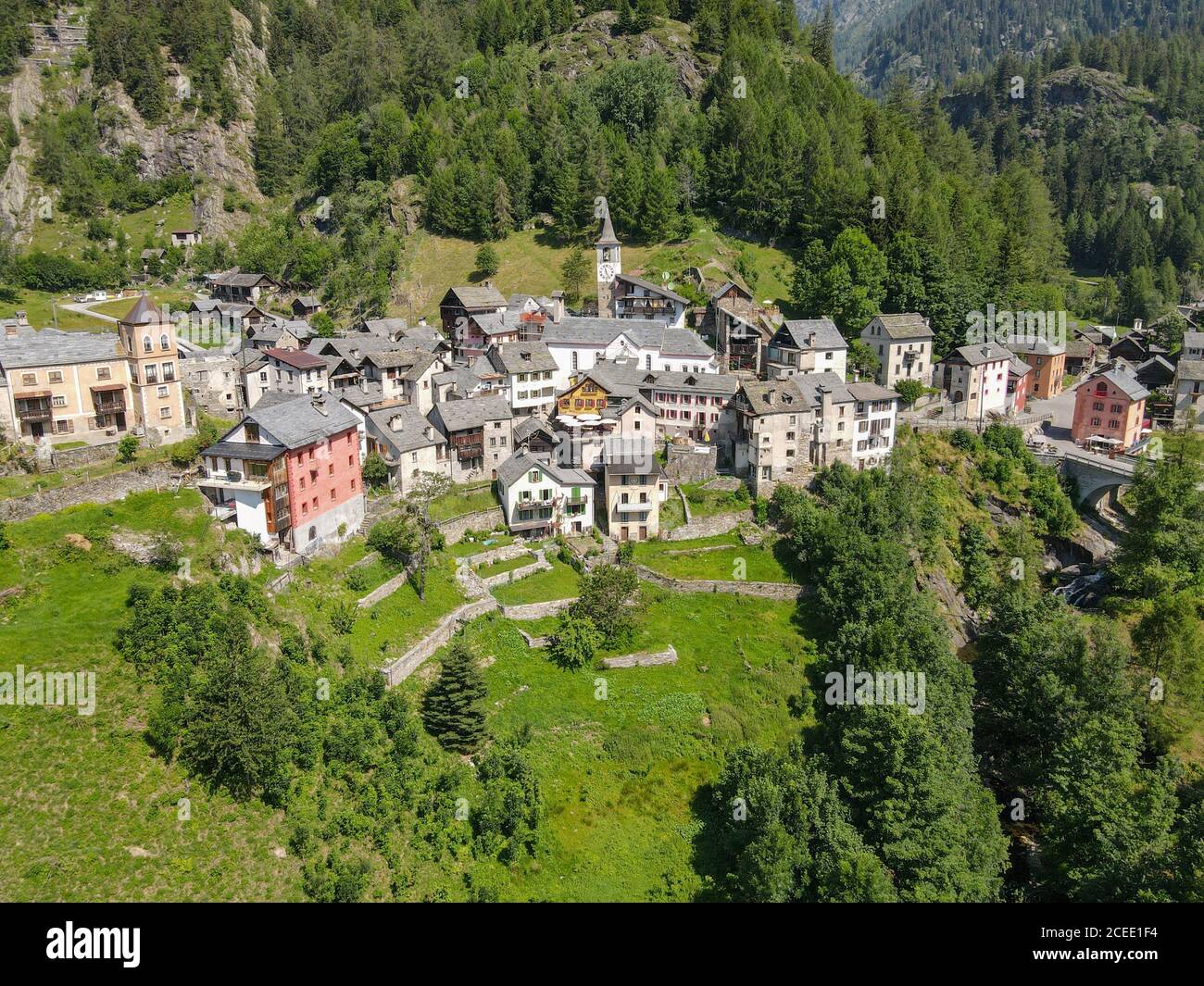 El pueblo de Fusio en el valle de Maggia en el italiano Parte de Suiza Foto de stock