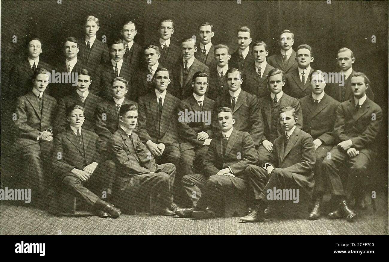 . Halcyon. KAPPA SIGMA IBiappa ©ifma Cftaptct KoII Beta, Universidad de Alabama   .   1899 Gamma, Louisiana State University - -   1887 Delta, Davidson College - -   1890 Zeta, University of Virginia - - - - - 1867 ETA, Randolph-Macon - - . 1885 Theta, Universidad de Cumberland   . 1887 Iota, Southwestern University -   . 1886 Kappa, Vanderbilt University - - - - 1876 Lambda, University of Tennessee - - - - 1879 Nu, William and Mary College - - - - 1890 Xi, Universitv of Arkansas - - - - - 1891Pi, Swarthmore College ---- 1888 Sigma, Tulane LIniversity - - - - 1888 Tau, Universidad de Texas   - - - 188 Foto de stock