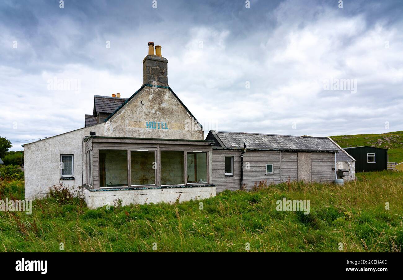Antiguo hotel cerrado y abandonado en Durness, Sutherland, Highland Region, Escocia, Reino Unido Foto de stock