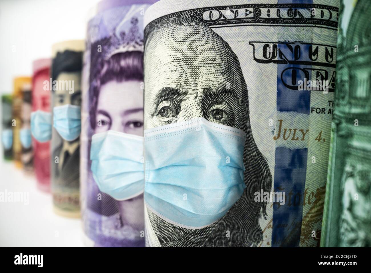 Moneda internacional dinero máscara de cara concepto de enfermedad coronavirus COVID-19 Foto de stock