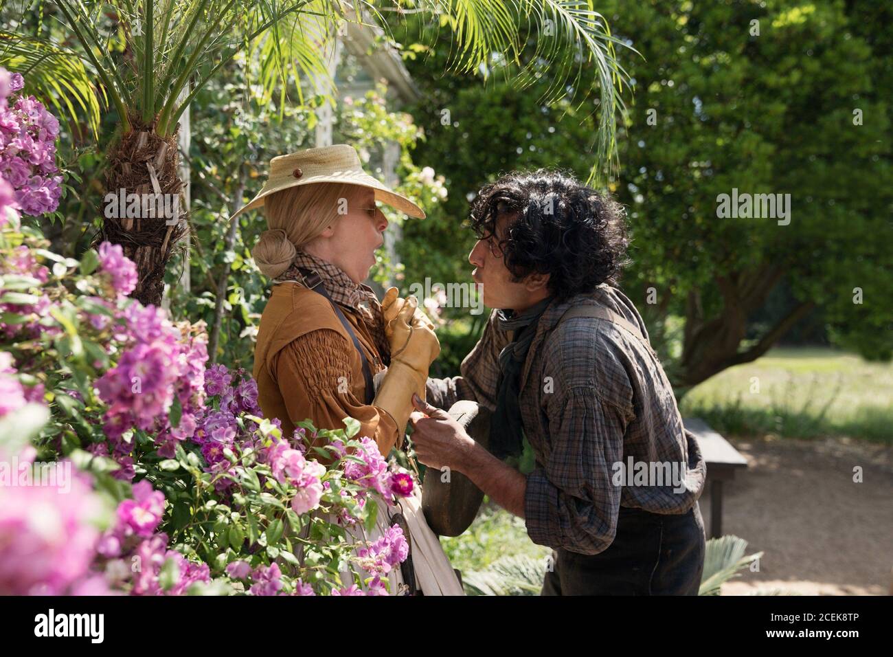LA HISTORIA PERSONAL DE DAVID COPPERFIELD, desde la izquierda: Tilda Swinton, Dev Patel, 2019. ph: Dean Rogers / © Searchlight Pictures / Courtesy Everett Collection Foto de stock