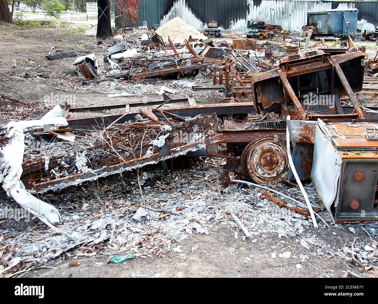 Destrucción de la casa de incendios forestales australianos Foto de stock