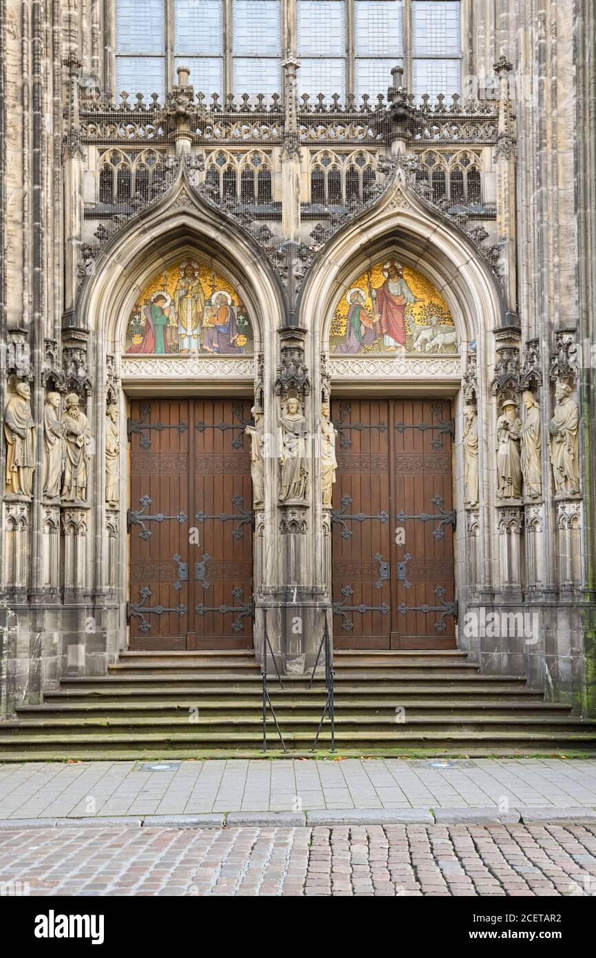 Iglesia de San Lambert, Muenster, Alemania, famosa catedral gótica, precioso portal oeste, piedra ornamentada, arte, Alemania, Europa. Foto de stock