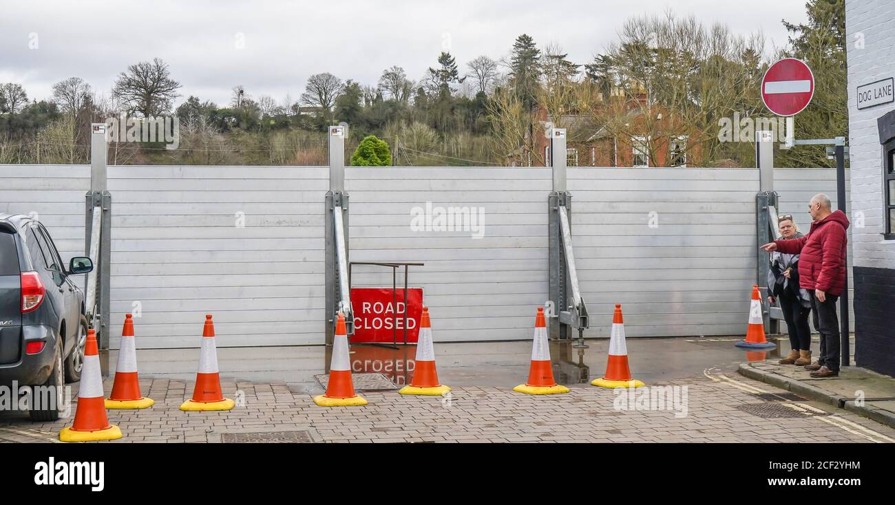 Barreras de protección contra inundaciones, Bewdley, Worcestershire, Reino Unido, febrero de 2020. Foto de stock