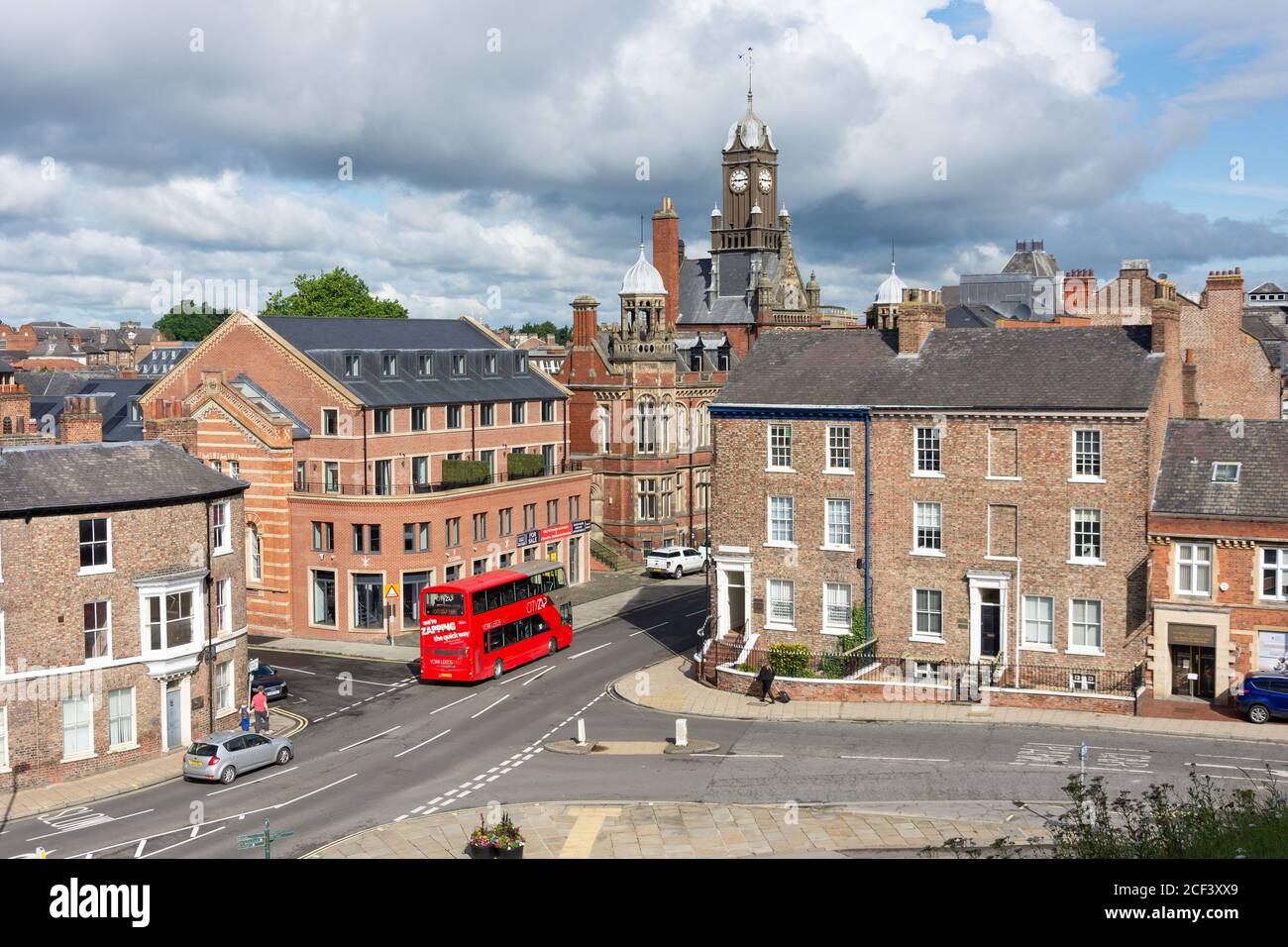 Vista de la ciudad desde Clifford's Tower, Clifford Street, York, North Yorkshire, Inglaterra, Reino Unido Foto de stock
