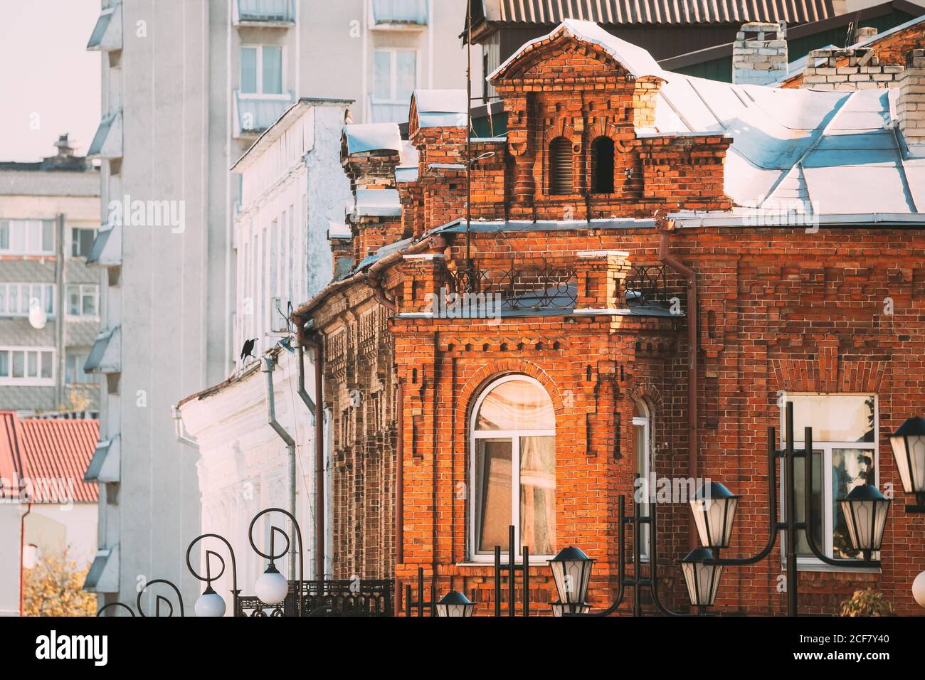 Pinsk, región de Brest, Bielorrusia. Antigua casa en el centro Foto de stock