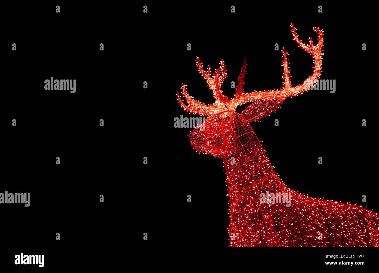 Reno de navidad iluminado fotografías e imágenes de alta resolución - Alamy
