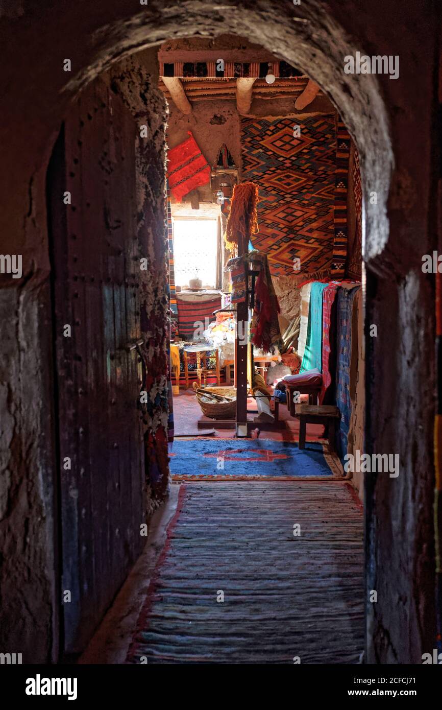 AIT Benhaddou, artesanía, creativa, Marruecos, alfombras, tradicional, cultura, comercio, taller Foto de stock