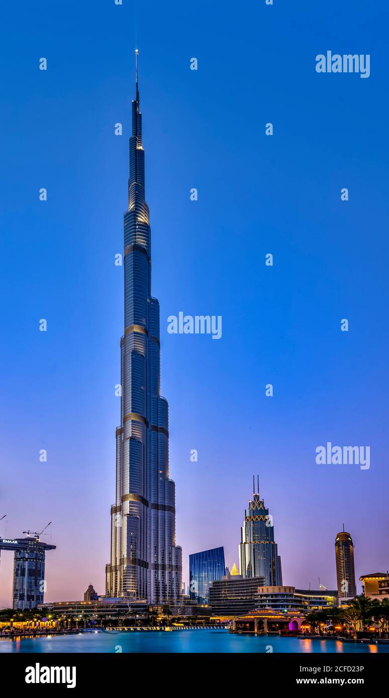 El Burj Khalifa Tower en el centro de Dubai, EAU, del Oriente Medio. Foto de stock
