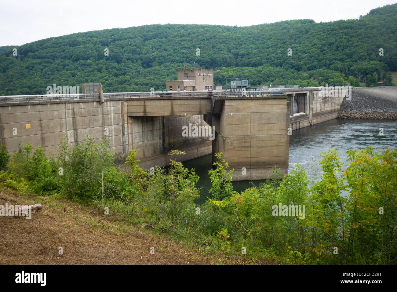 Central eléctrica de la Represa Kinzua, Condado Warren, Bosque Nacional Allegheny, Pensilvania, Estados Unidos Foto de stock