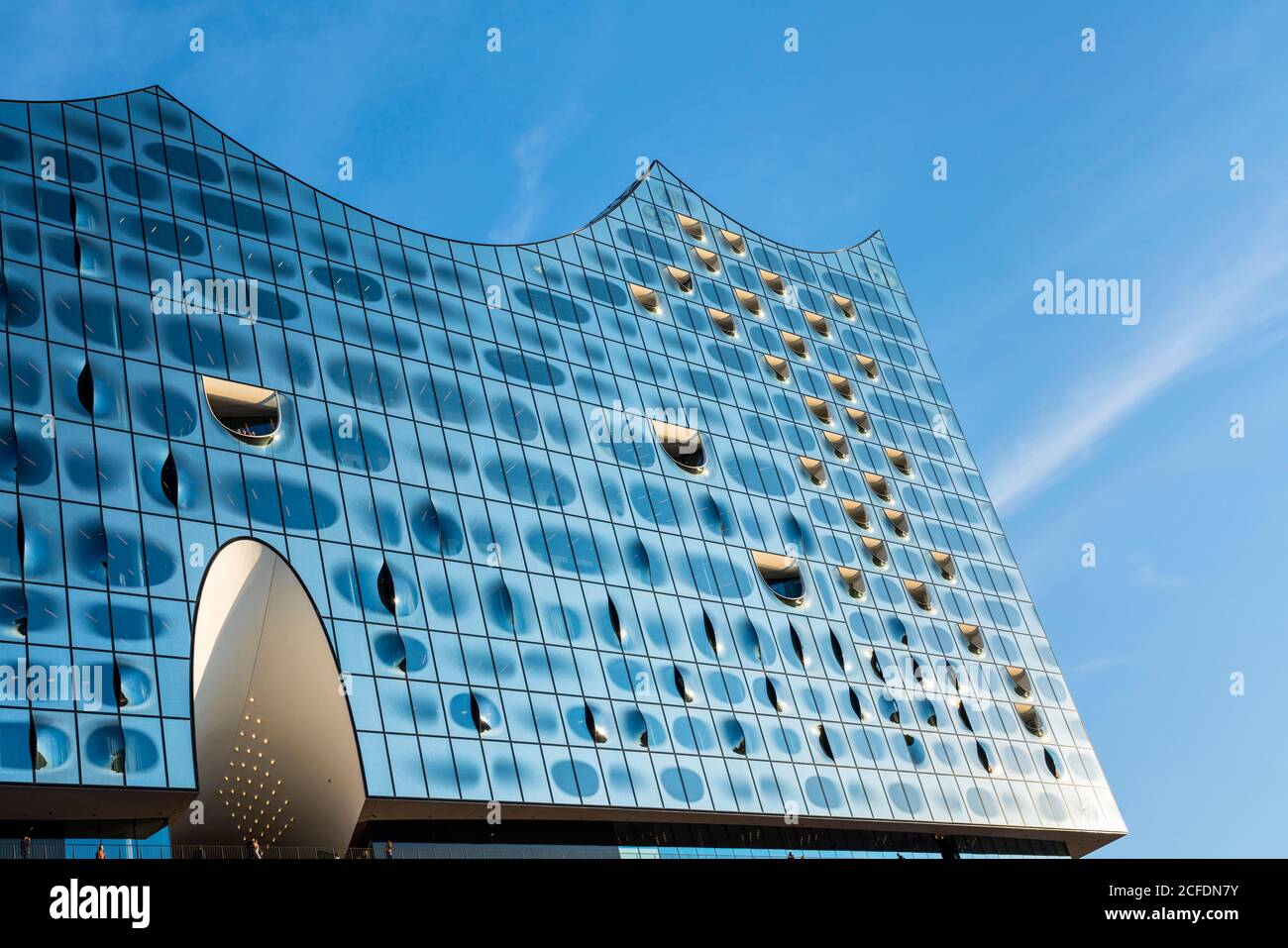 Alemania, Hamburgo, Elbphilharmonie, uso como sala de conciertos, hotel, edificio residencial, garaje Foto de stock