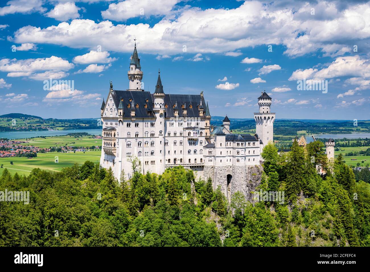 Castillo de cuento de hadas Neuschwanstein en Baviera, Alemania Foto de stock
