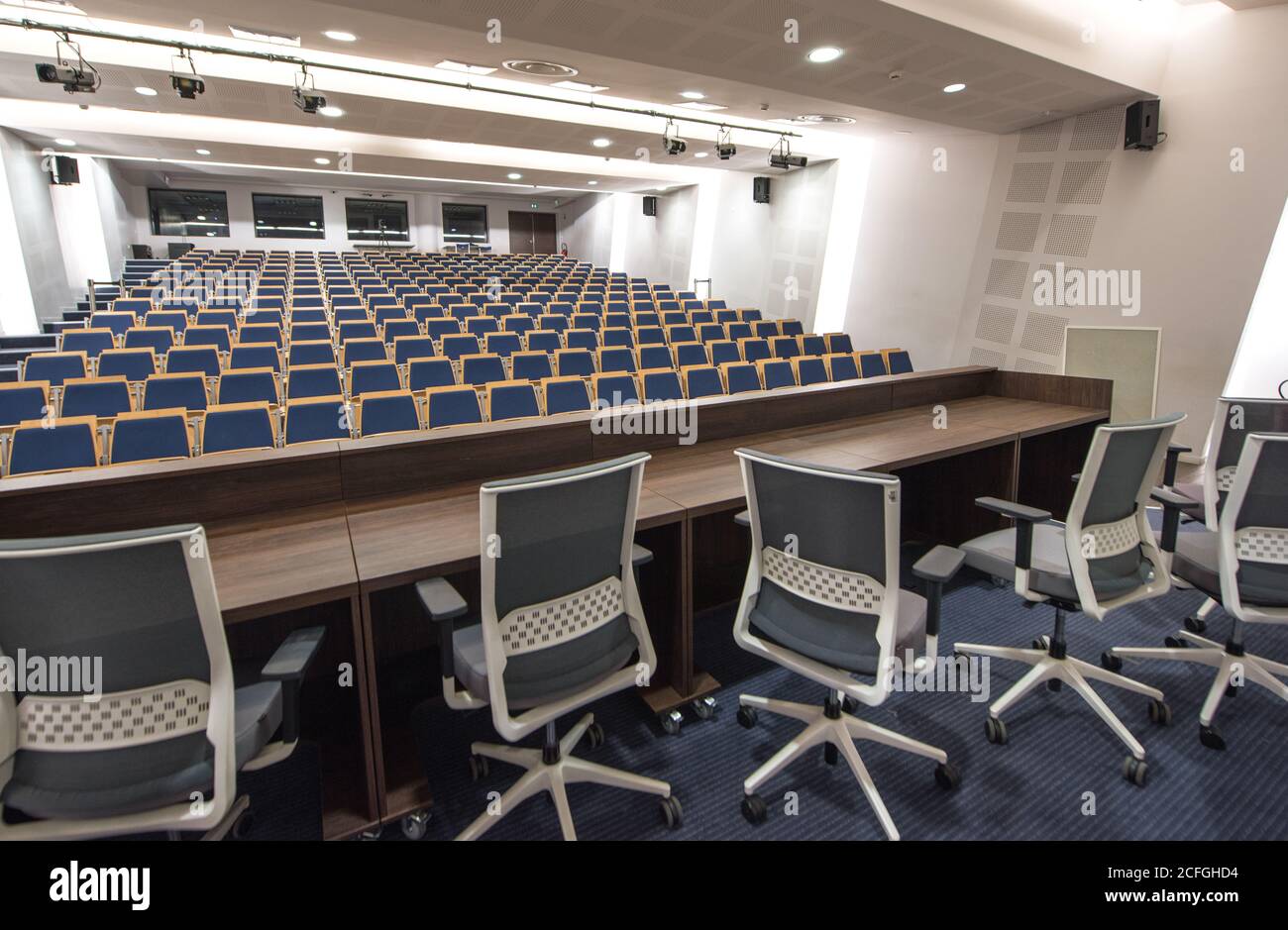 Sala de conferencias de prensa en el estadio del FC Lyon Olympique Foto de stock
