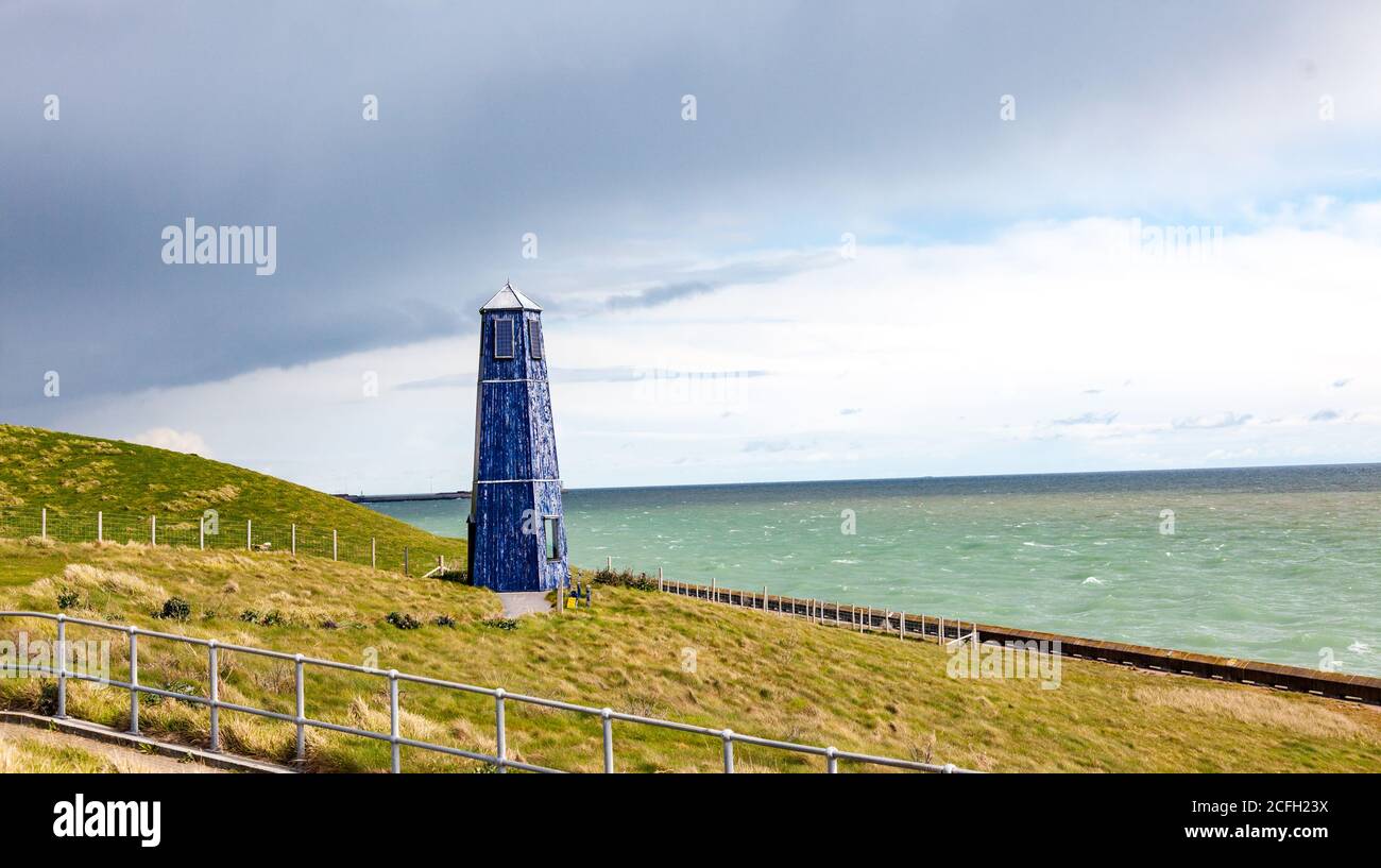 Samphire Hoe es un parque rural situado a 2 millas al oeste de Dover en Kent, en el sureste de Inglaterra. El parque fue creado utilizando 4.9 millones de metros cúbicos de Foto de stock