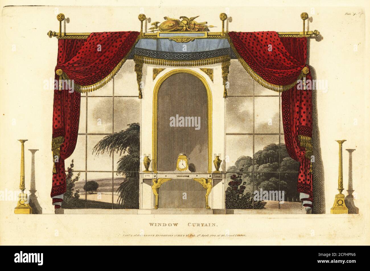 Cortinas de ventana de la era Regency para un bodoir, 1800. Cortinas  calicas de color rubí con flecos de seda persa, manto de seda azul y  emblemas militares por encima de la