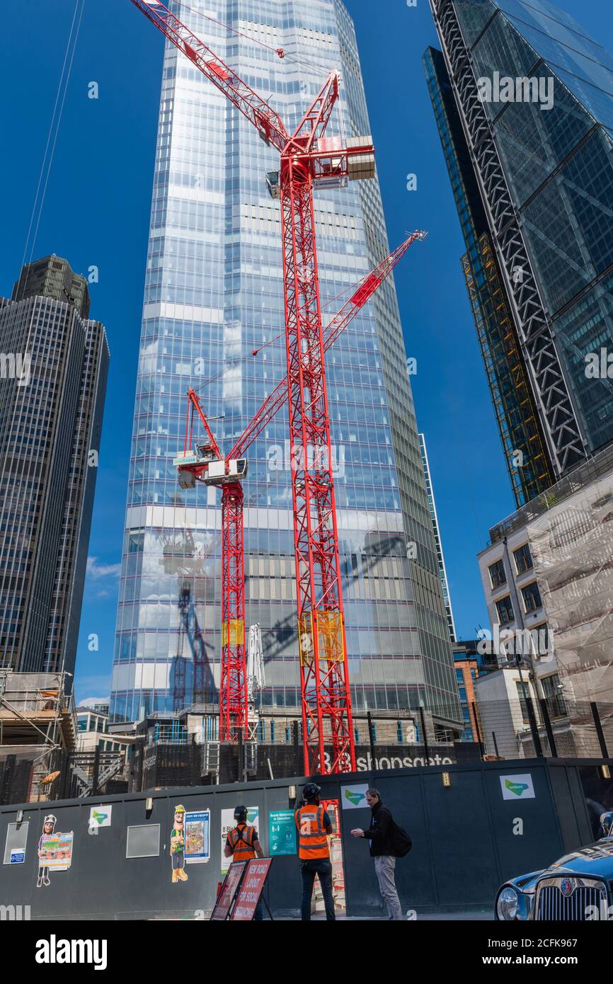 El rascacielos recientemente terminado en la ciudad de Londres, distrito financiero situado en 22 bishopsgate, también conocido como Twenty Two. Foto de stock