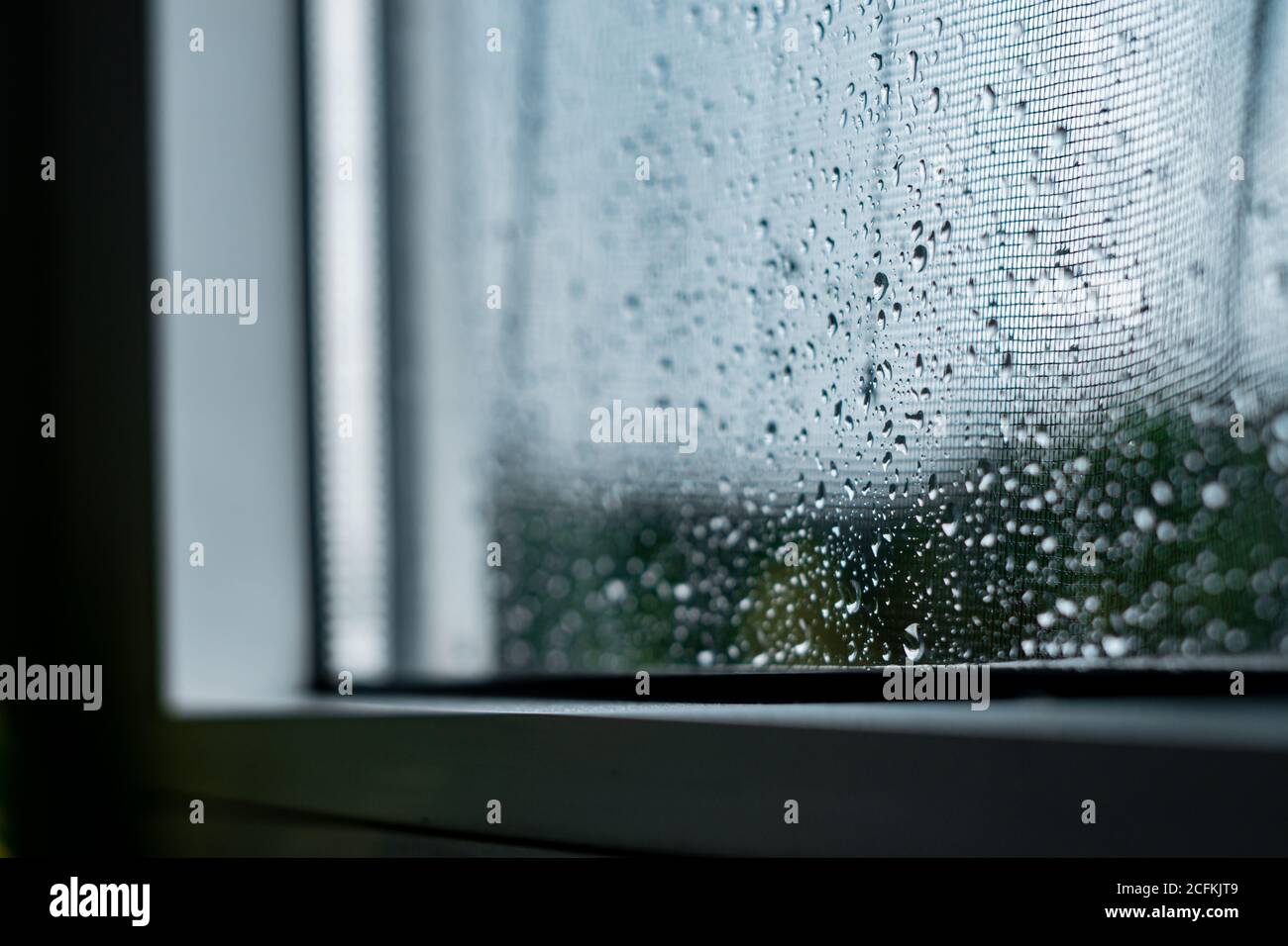 Gotas de lluvia en la ventana Foto de stock