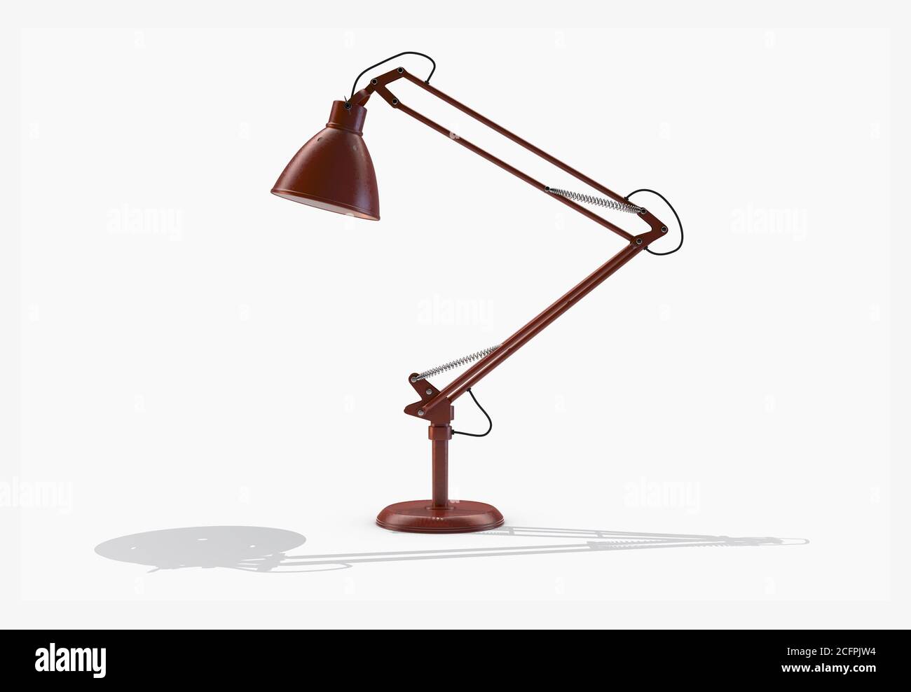 Una lámpara de escritorio roja vintage en un estudio blanco aislado Fondo: Presentación en 3D Foto de stock