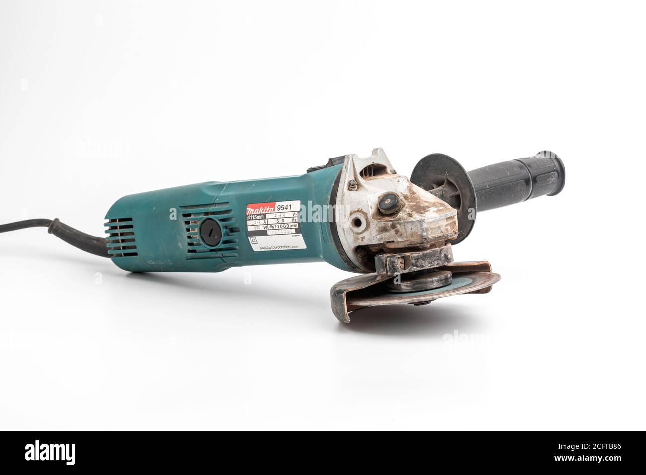 Una amoladora angular Makita bien usada Fotografía de stock - Alamy