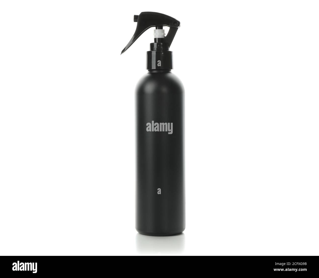 Depósito pulverizador de agua para peluquero, aislado sobre blanco  Fotografía de stock - Alamy