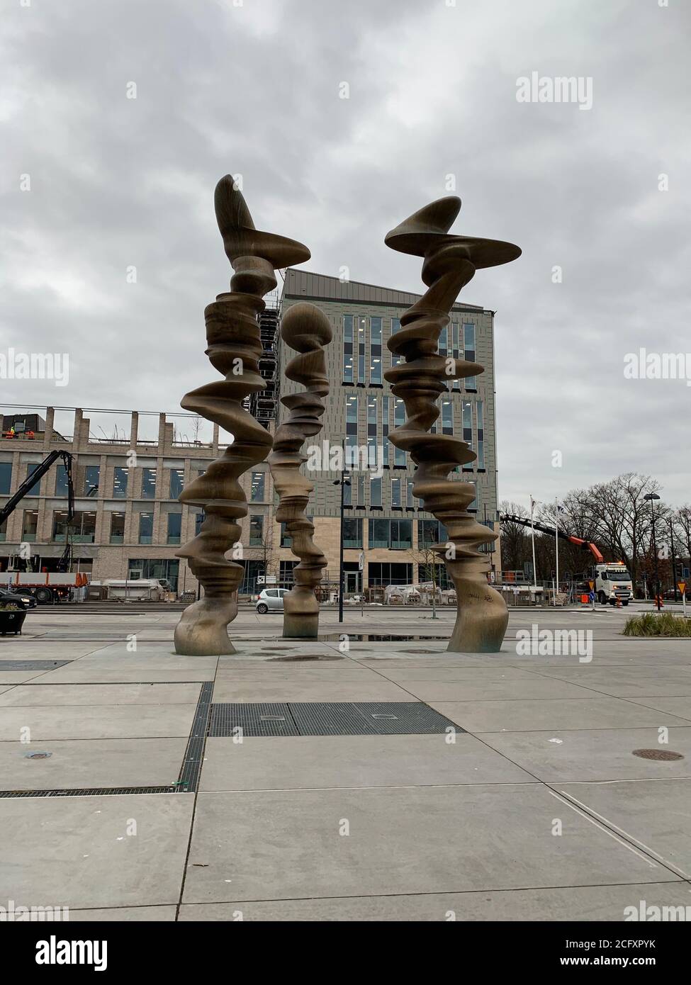 The Sculpture 'Points of View' de Tony Cragg en la Plaza del Art Hall en Malmö. Malmo/Suecia Foto de stock