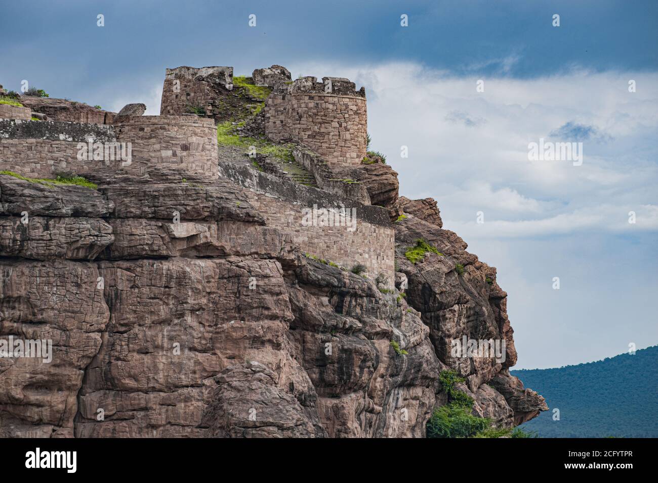 una hermosa fortaleza construida en la cima de la colina por tippu sulthan en badami. Foto de stock
