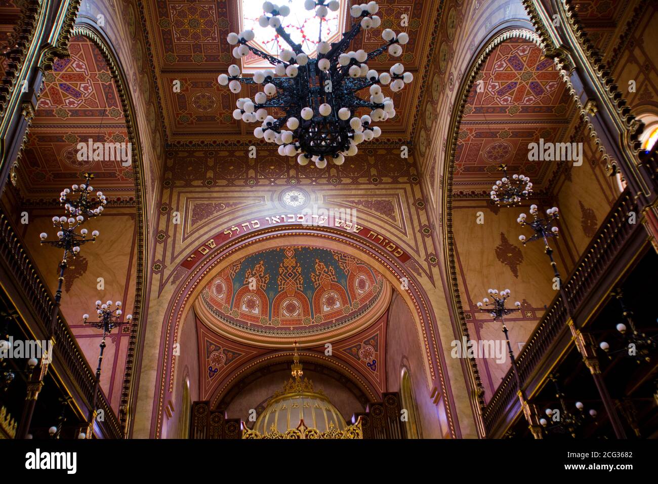 Interior de la Gran Sinagoga de Dohany Street, Budapest, Hungría Foto de stock