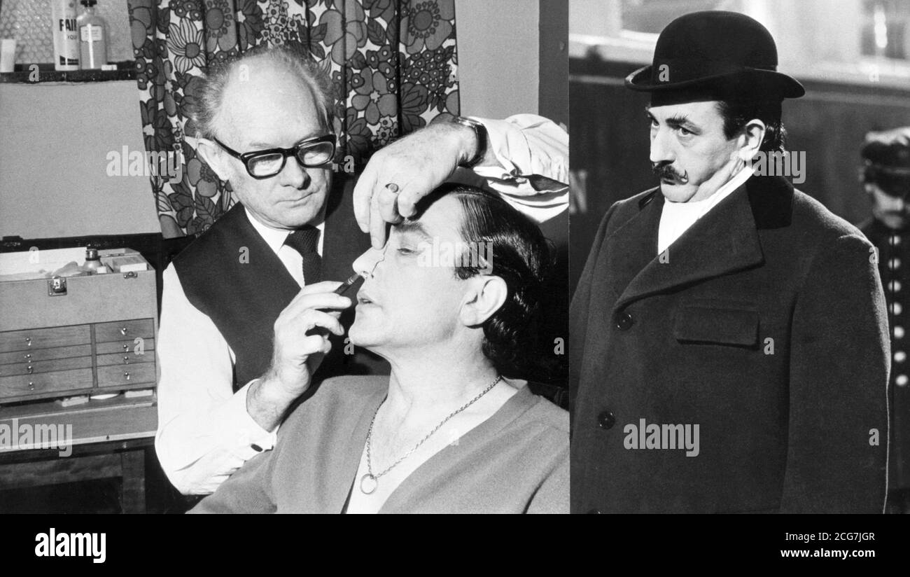 Imagen compuesta del artista de composición Stuart Freeborn aplicando una nariz falsa a Albert Finney (l) para transformarlo en Poirot de Agatha Christie (r). Están en EMI Studios para la filmación de asesinato en el Orient Express. Foto de stock