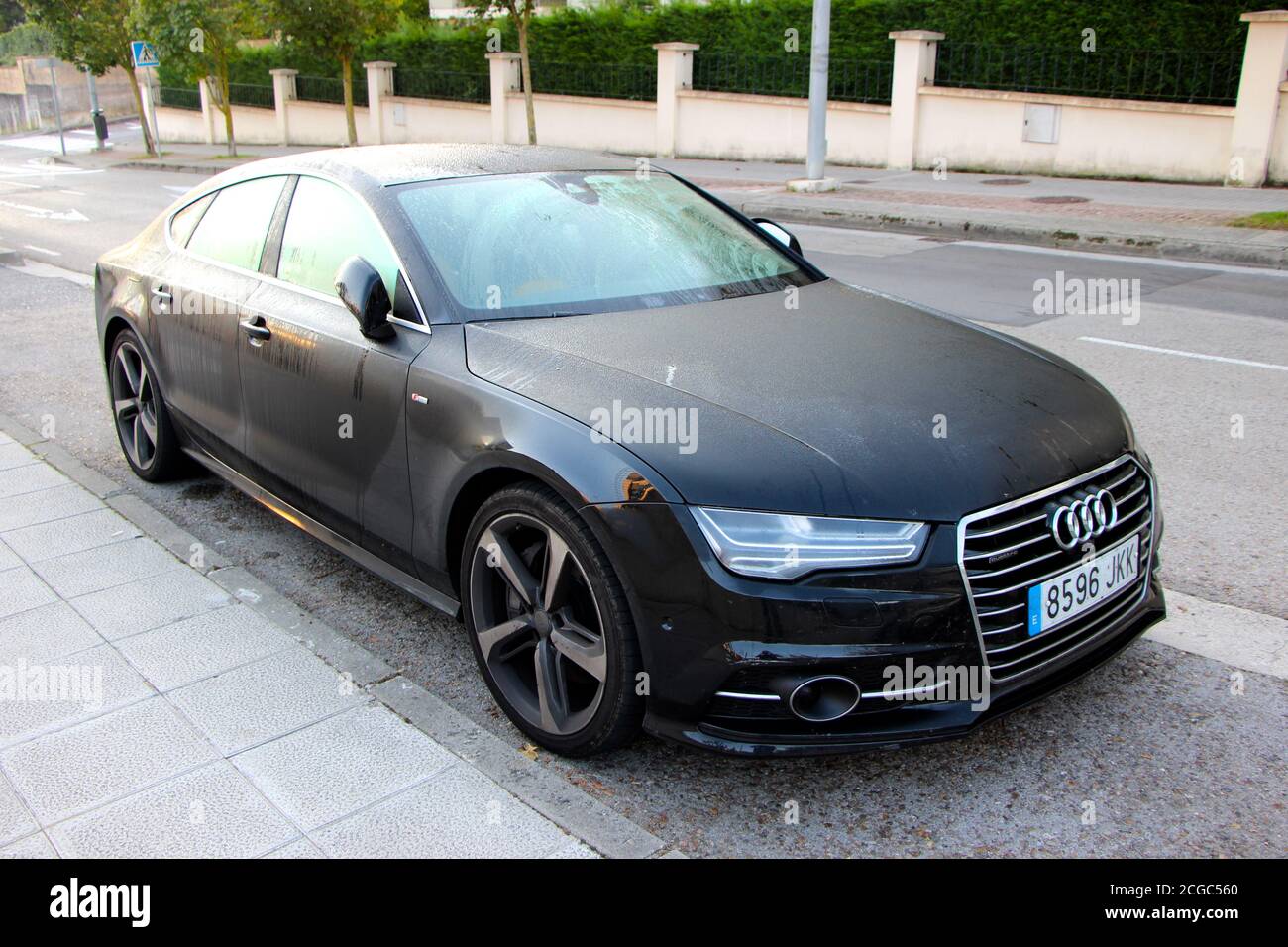 Foto de un Audi 2015 Negro A5 Sportback cubierto de rocío matutino  estacionado en la calle de Santander Cantabria España Fotografía de stock -  Alamy