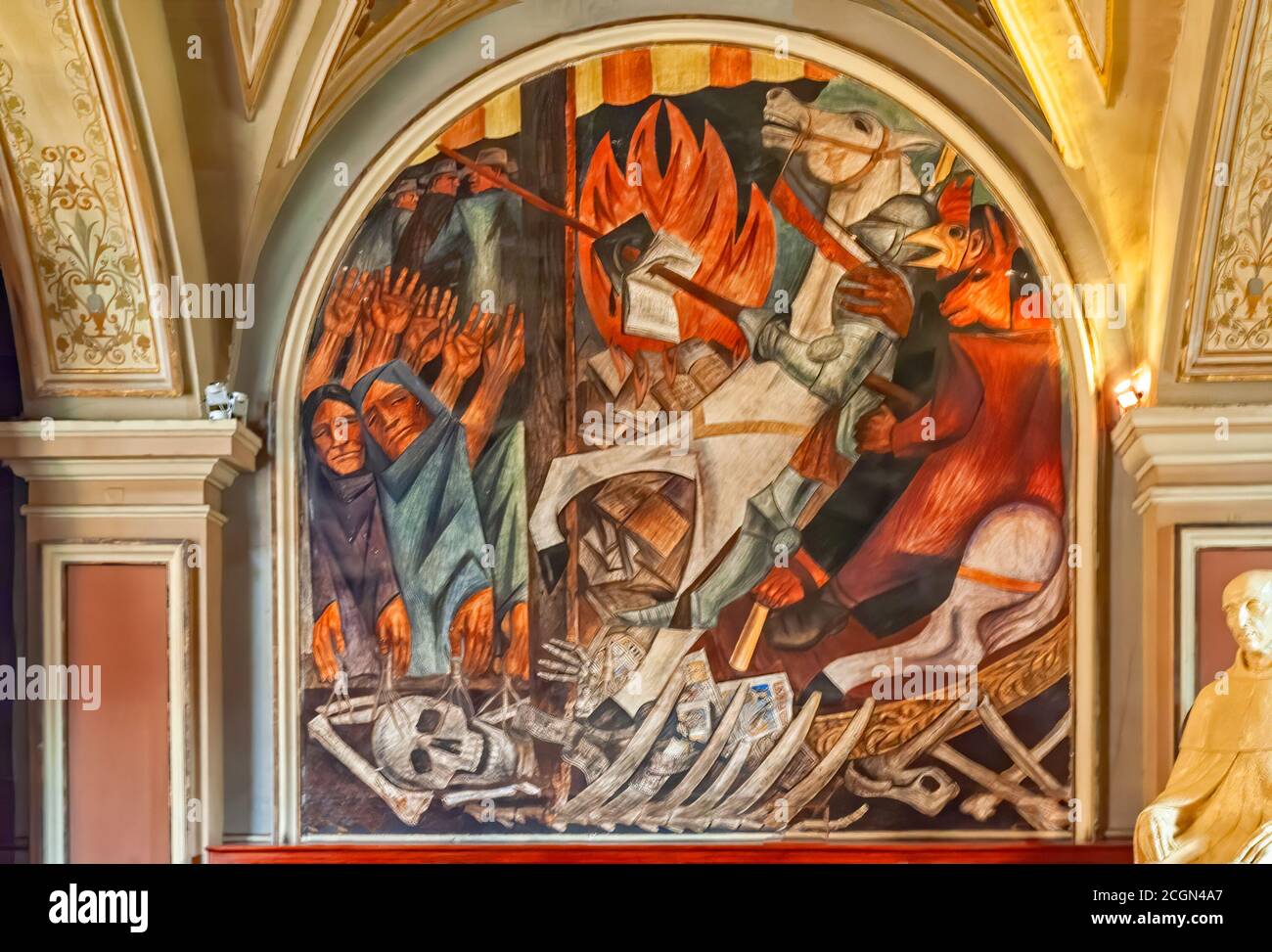 Morelia, México - 25 de octubre de 2005: Mural al fresco de la biblioteca pública central que muestra la conquista española de México. Foto de stock