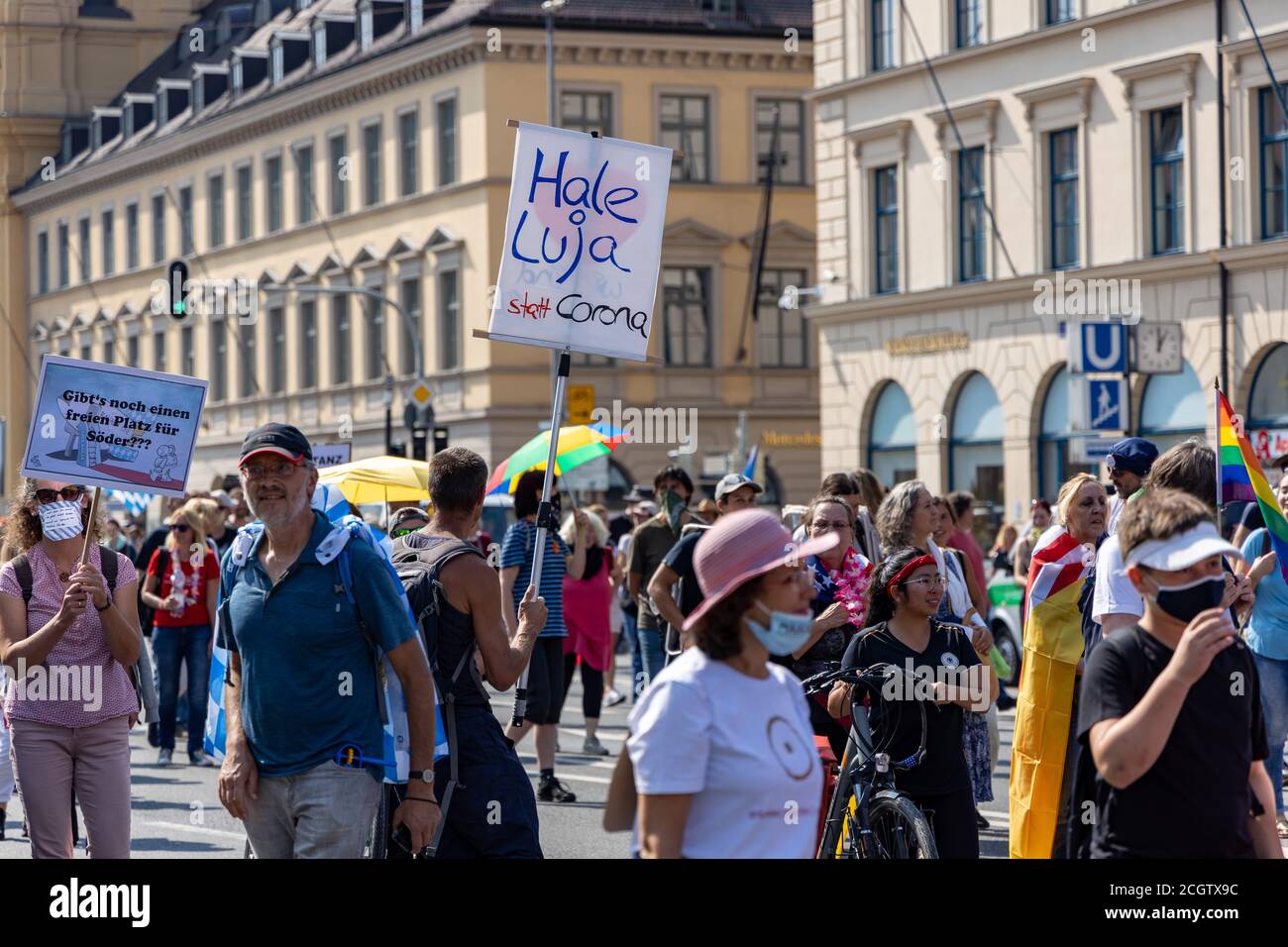 Manifestación en Odeansplatz, Munich, Alemania el 12.09.2020, protesta contra las regulaciones de corona en Baviera y Alemania Foto de stock
