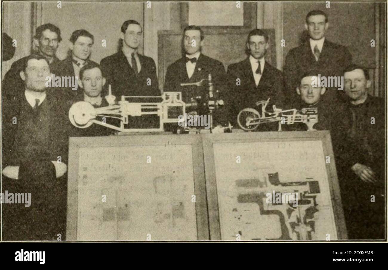 . Ingeniería ferroviaria y locomotora : una revista práctica de energía motriz ferroviaria y material rodante. D Y. M. C. A. Hoboken, N. J.[he Lackawanna Railroad V M. C. A., Hoboken, N. J., Ha añadido un gran I a sus miembros durante el temporada de invierno la asistencia a las clases de liinminlive corriendo y freno de aire departmentha-, ha sido muy grande, y el trabajo del instructor, Sr. A. (. SECOR, ha sido muy apreciado. Sr. John G. n.itur. ; sin embargo, además ashort papi r fue dado por el presidente, Prol G i de Muralt, en Modi rnTendencies en Electrificación Ferroviaria. Prol di -in d los hombres en desarrollo Foto de stock
