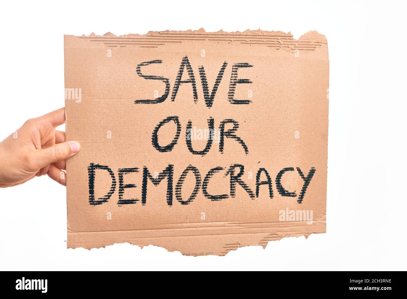 Pancarta de cartón con TEXTO DE SALVAR LA DEMOCRACIA pidiendo derechos  políticos sobre fondo blanco aislado Fotografía de stock - Alamy