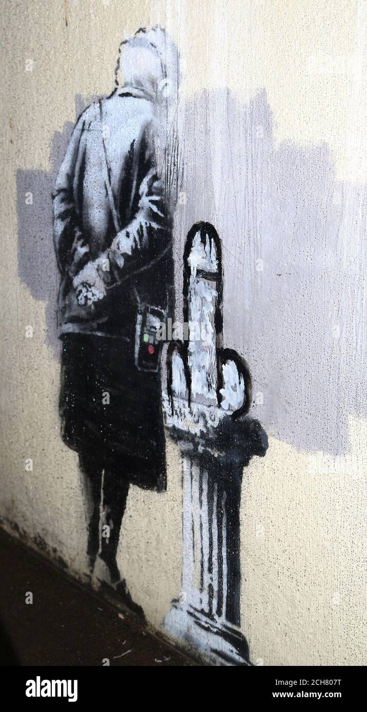 Un mural llamado Art Buff creado por el artista de la calle Banksy que ha  sido destrozado este fin de semana en Folkestone, Kent Fotografía de stock  - Alamy